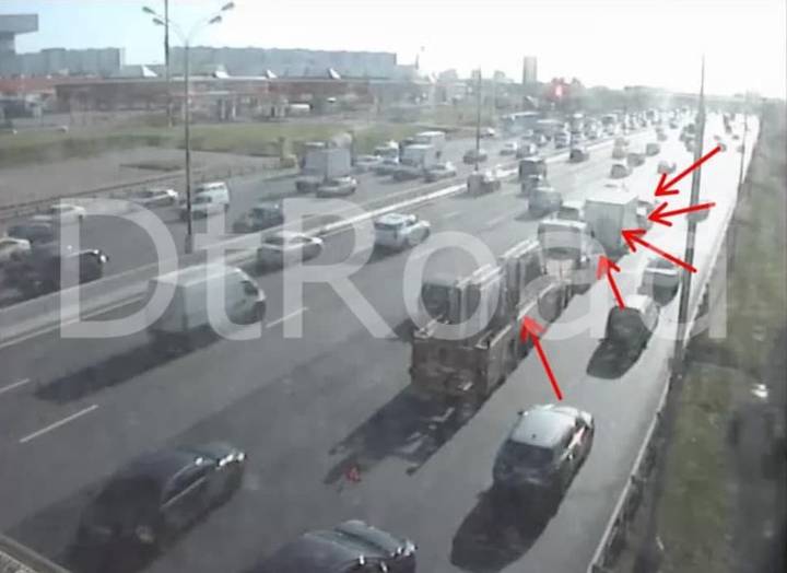 Пять автомобилей столкнулись на 33-м километре МКАД