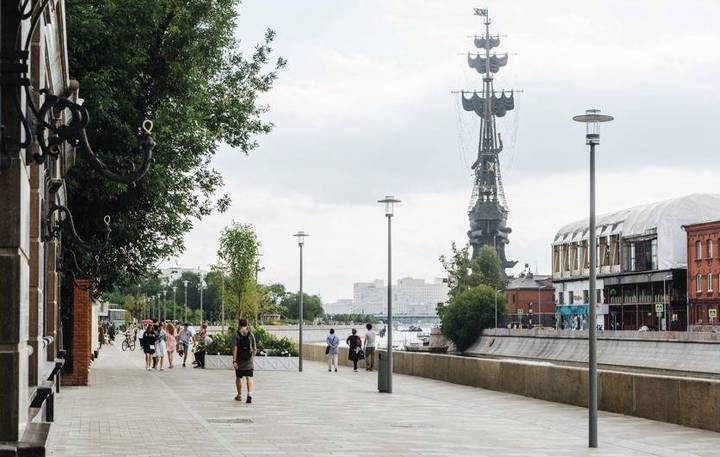 Более 35 набережных благоустроили в Москве за 10 лет