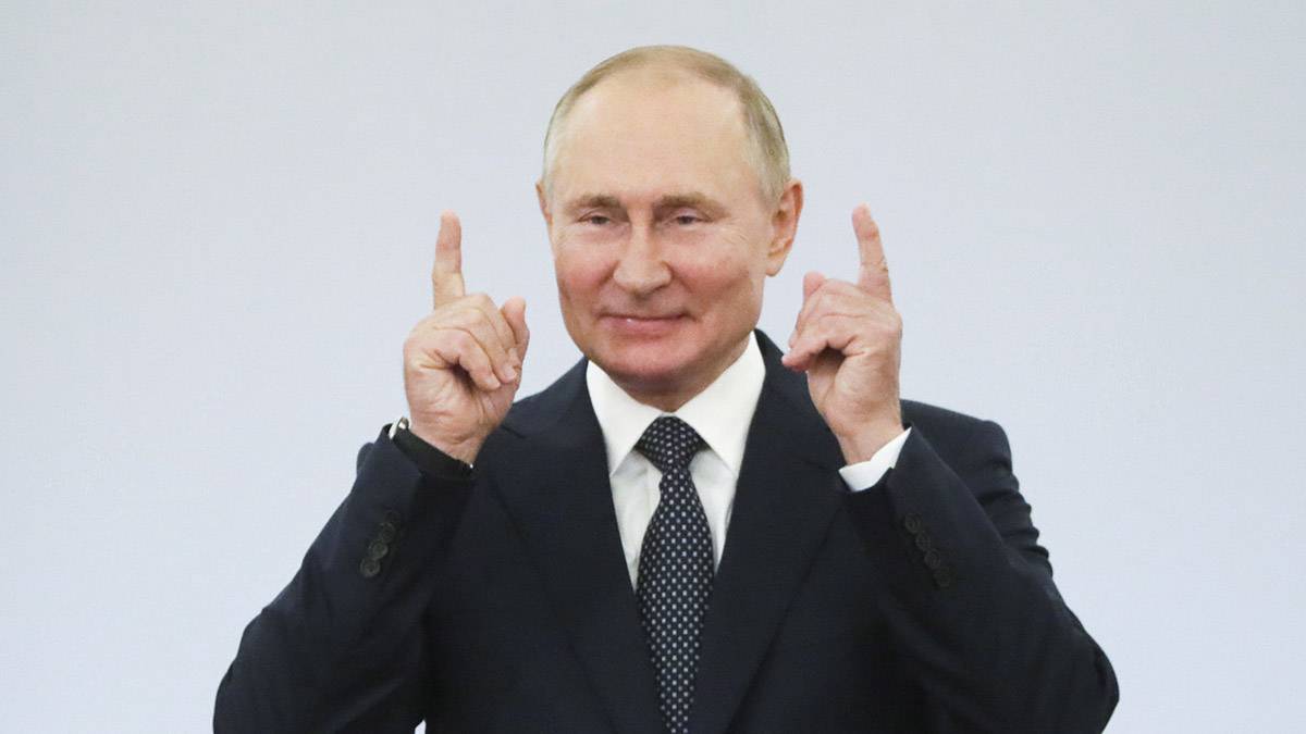 Дворец, Голикова и отставка: топ-10 популярных шуток Путина за год