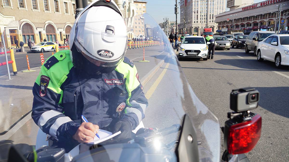Более 50 несовершеннолетних водителей выявили в Москве за три месяца