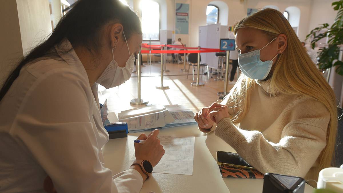 Анастасия Ракова: Пункты вакцинации в Москве продолжат работать во время эпидканикул