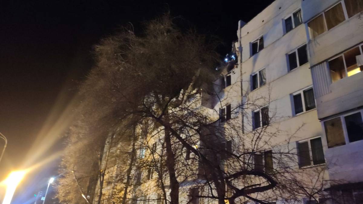 «Дым, волна пыли, мурашки»: местная жительница рассказала о взрыве в доме в Набережных Челнах