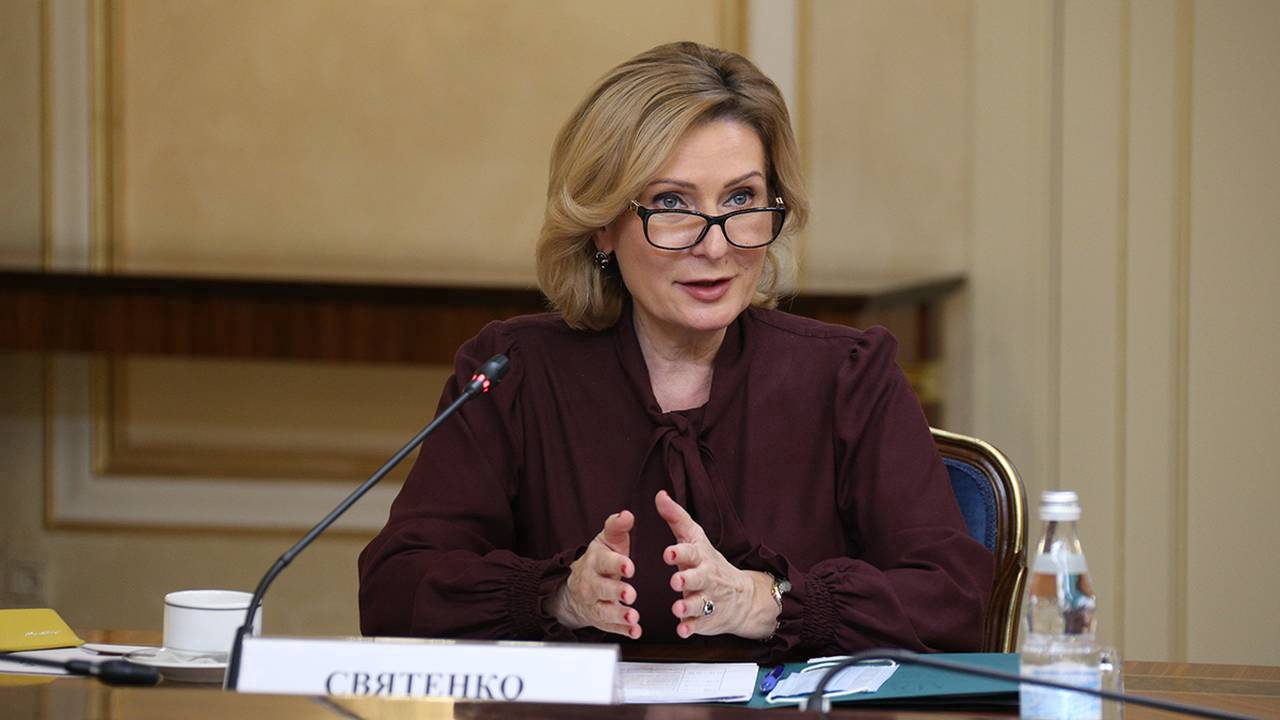 На фото Председатель комитета Совета Федерации РФ по социальной политике Инна Святенко