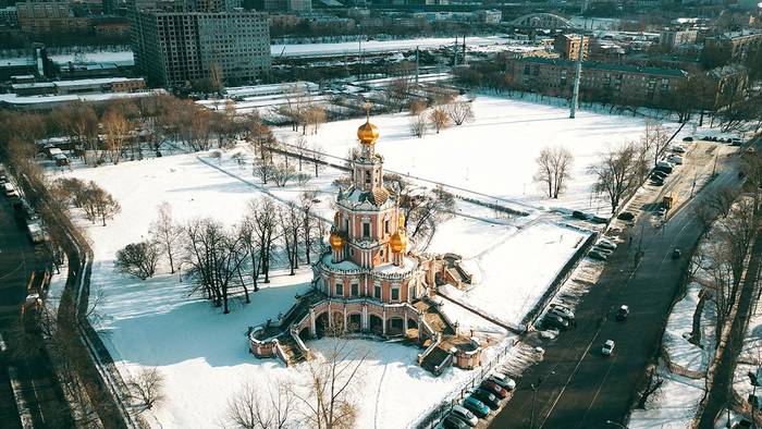 Время свадеб и молитв: что положено делать в праздник Покрова Пресвятой Богородицы