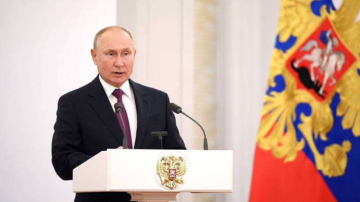«Действуем поэтапно»: Путин раскрыл главного врага российского общества