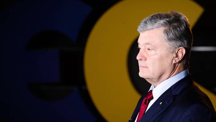 Порошенко обвинил Зеленского в намерении стать диктатором