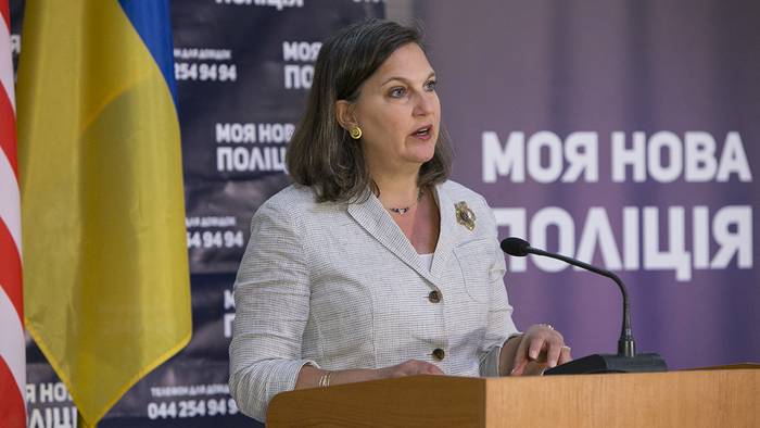 «Стремится воссоздать Советский Союз»: Нуланд заявила о возможном проекте Путина