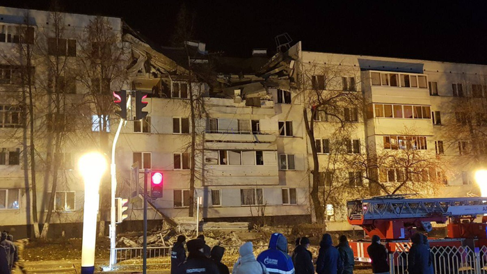 Появились кадры с места обрушения части дома в Набережных Челнах