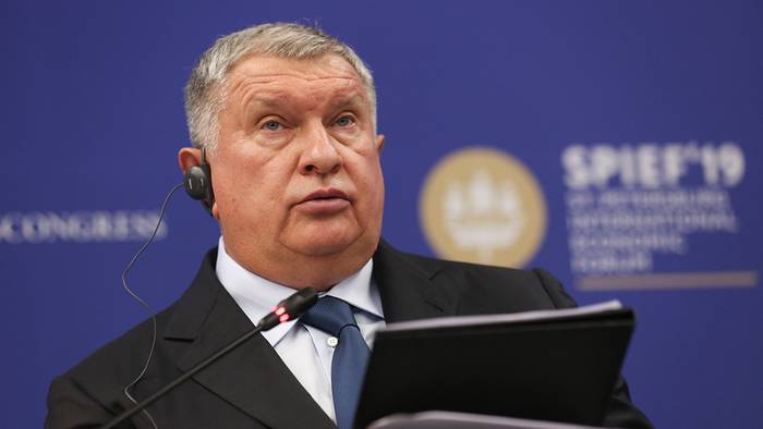 Сечин предупредил о росте цен после введения углеродных налогов