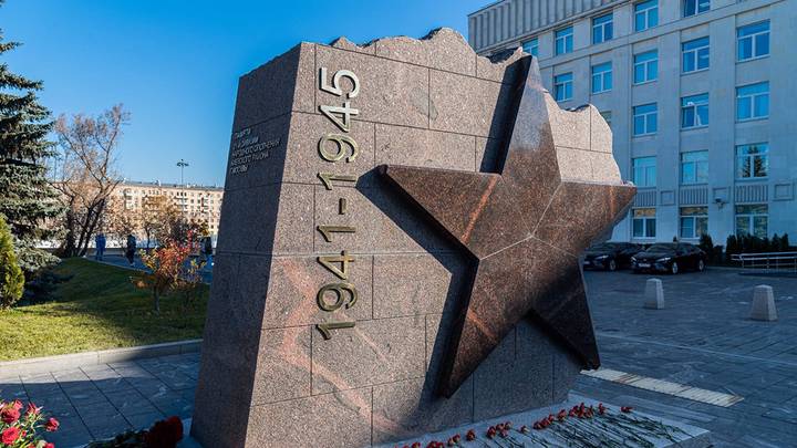 Сергей Собянин посетил открытие памятника 21-й дивизии народного ополчения в Москве