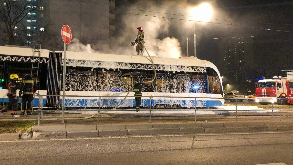 Дептранс назвал вероятную причину инцидента с трамваем на Чертановской улице 