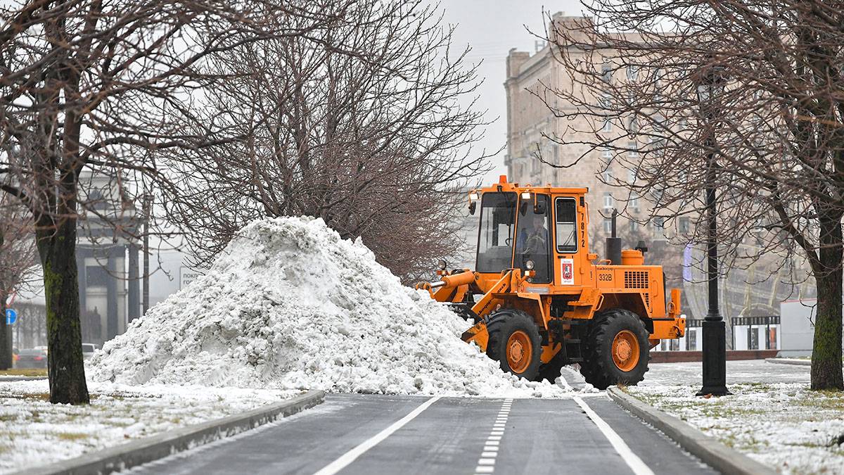 Около 100 тысяч кубометров снега утилизировали в Москве за сутки