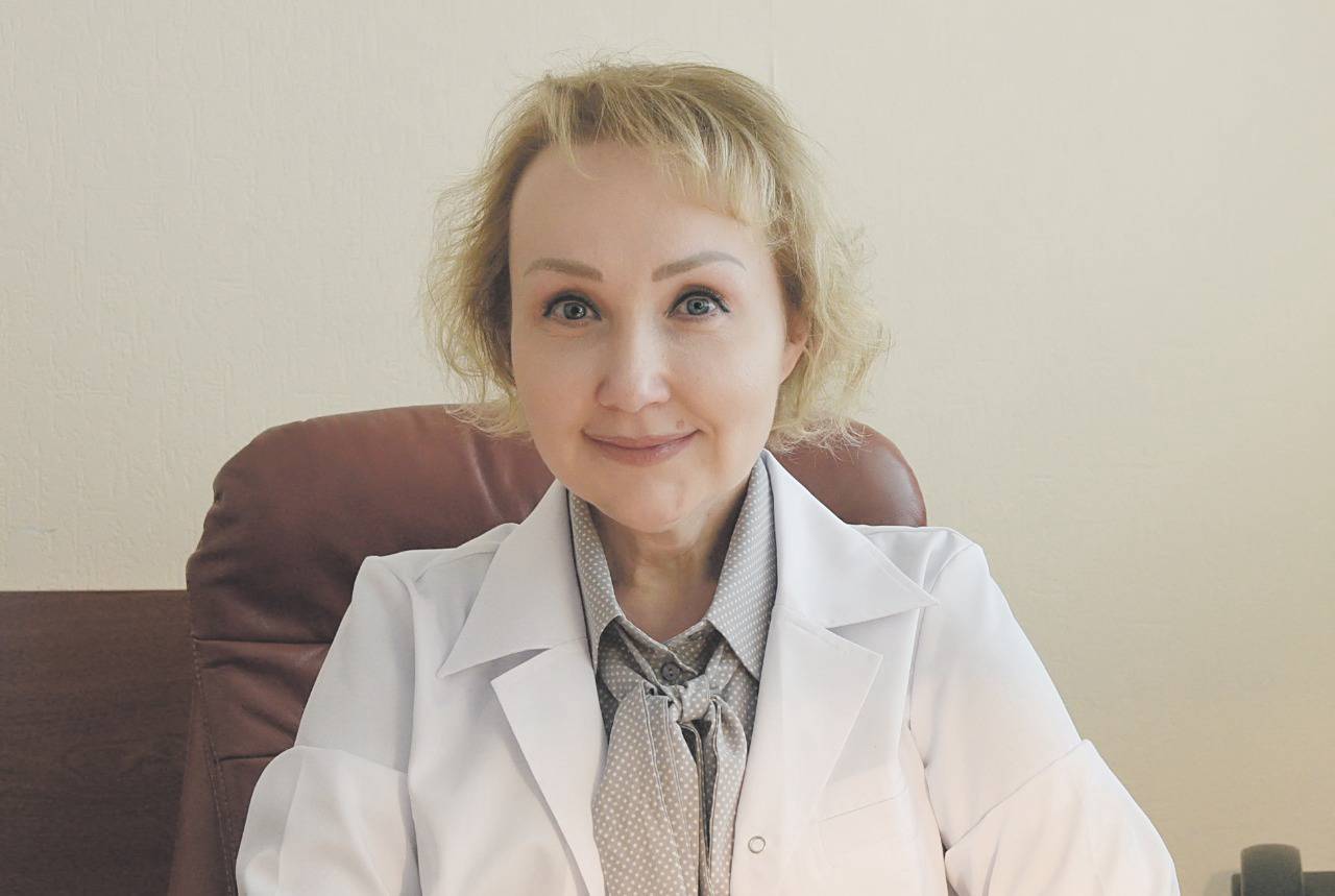 На фото депутат Московской городской думы, главный врач столичной поликлиники №3 Елена Самышина
