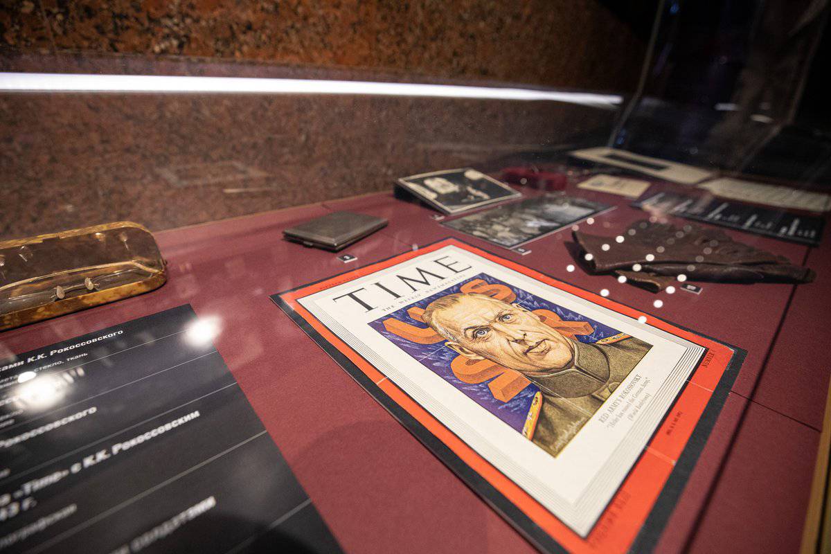 Выставка к 125-летию Маршала Рокоссовского открылась в Музее Победы