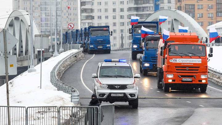 Транспортная развязка в Химках на пересечении трассы М10 «Россия» и ул. Репина / Фото: Кирилл Зыков / АГН Москва Транспортная развязка в Химках на пересечении трассы М10 «Россия» и ул. Репина / Фото: Кирилл Зыков / АГН Москва