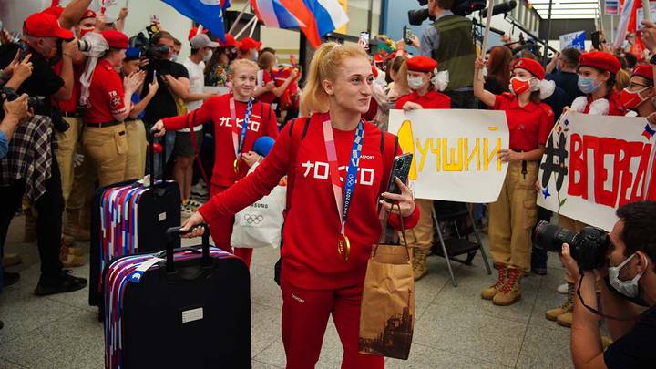Встреча олимпийской сборной России по спортивной гимнастике в аэропорту Шереметьево / Фото: Александр Авилов / АГН Москва