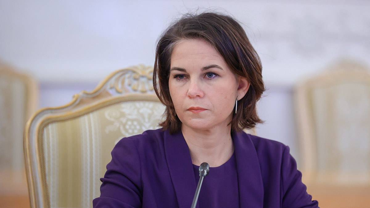 Бербок пригрозила ввести санкции против «Северного потока — 2» из-за Украины
