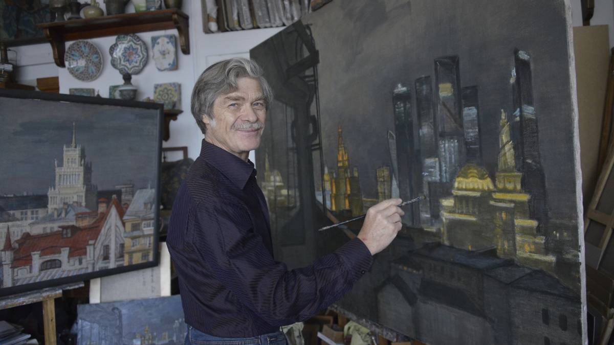 Делом мастера не напугать: художник Алексей Суховецкий изображает Москву уже более сорока лет