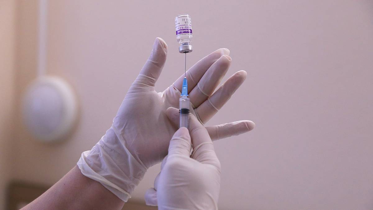 Исследование показало, какая доза вакцины увеличит защиту от COVID-19 в два раза