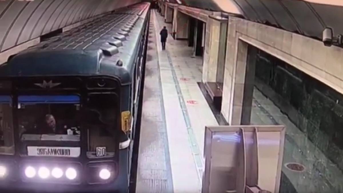 Грабитель похитил телефон у пассажирки метро и был пойман спустя несколько часов