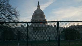 В США предложили ввести санкции против Путина и Абрамовича