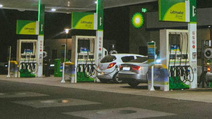 Стоимость нефти марки Brent превысила 83 доллара за баррель