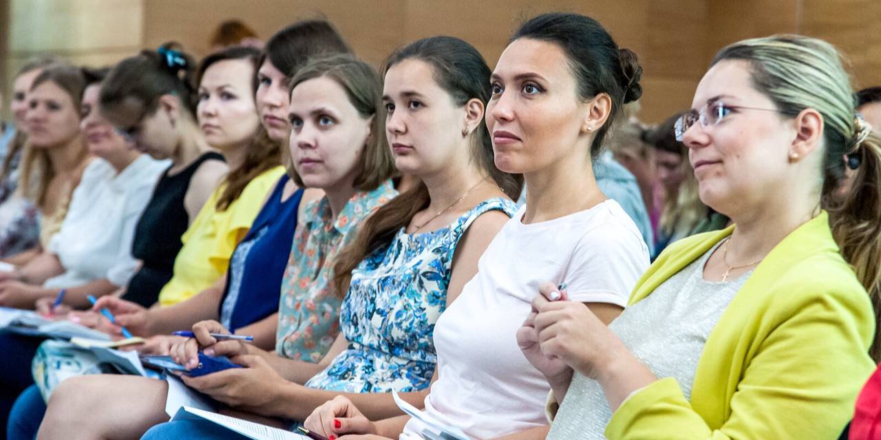 Участники научатся избавляться от страха перед публичными выступлениями. Фото: сайт мэра Москвы