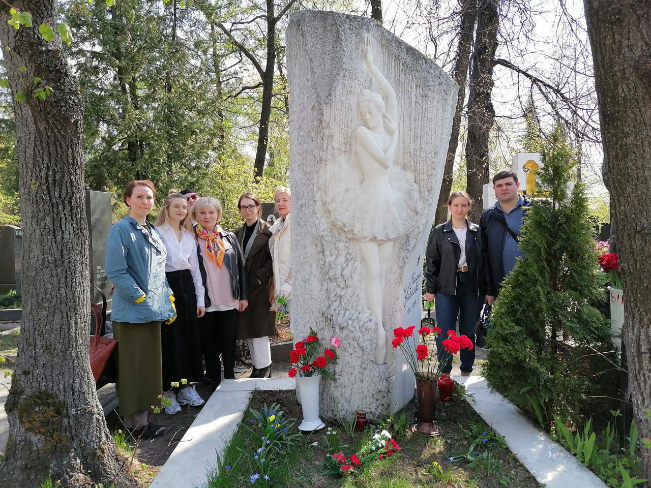 Памятник Галине Улановой на Новодевичьем кладбище. Фото: пресс-служба Бахрушинского музея