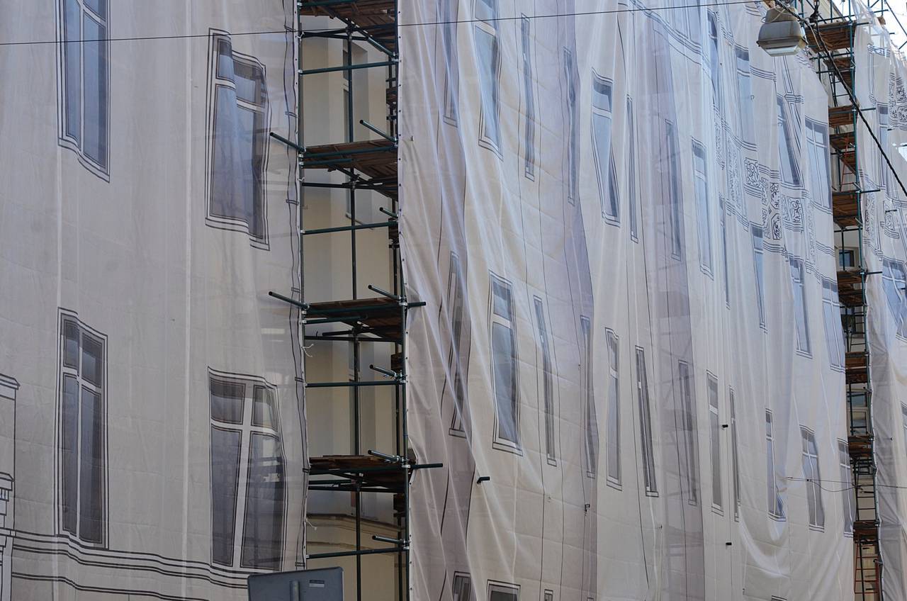 В рамках комплексного проекта столичной программы эксперты выполнили расчистку фасада от красочного слоя. Фото: Анна Быкова, «Вечерняя Москва»