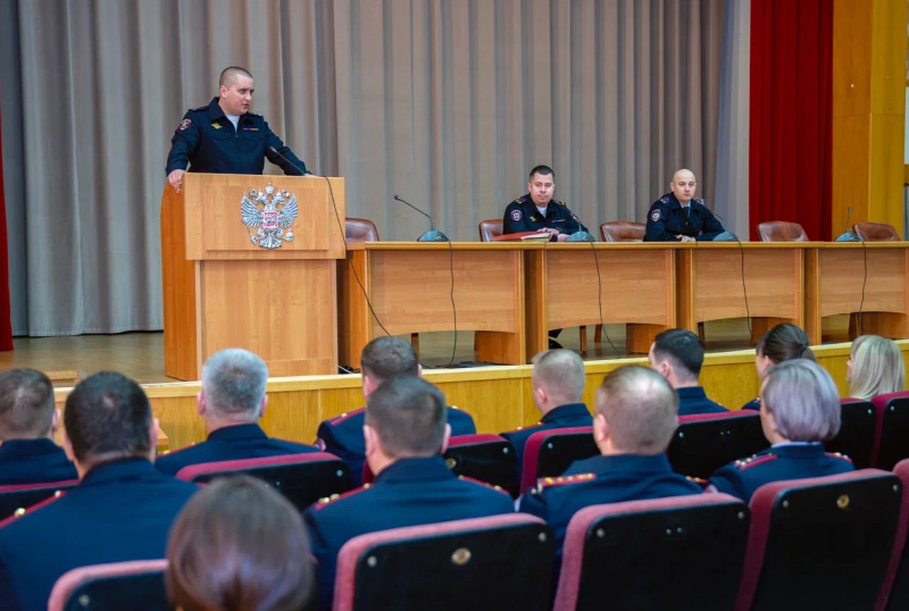 В УВД по ЦАО член Общественного совета Василий Роенко принял участие в  торжественном поздравлении участковых уполномоченных полиции - Москва.Центр