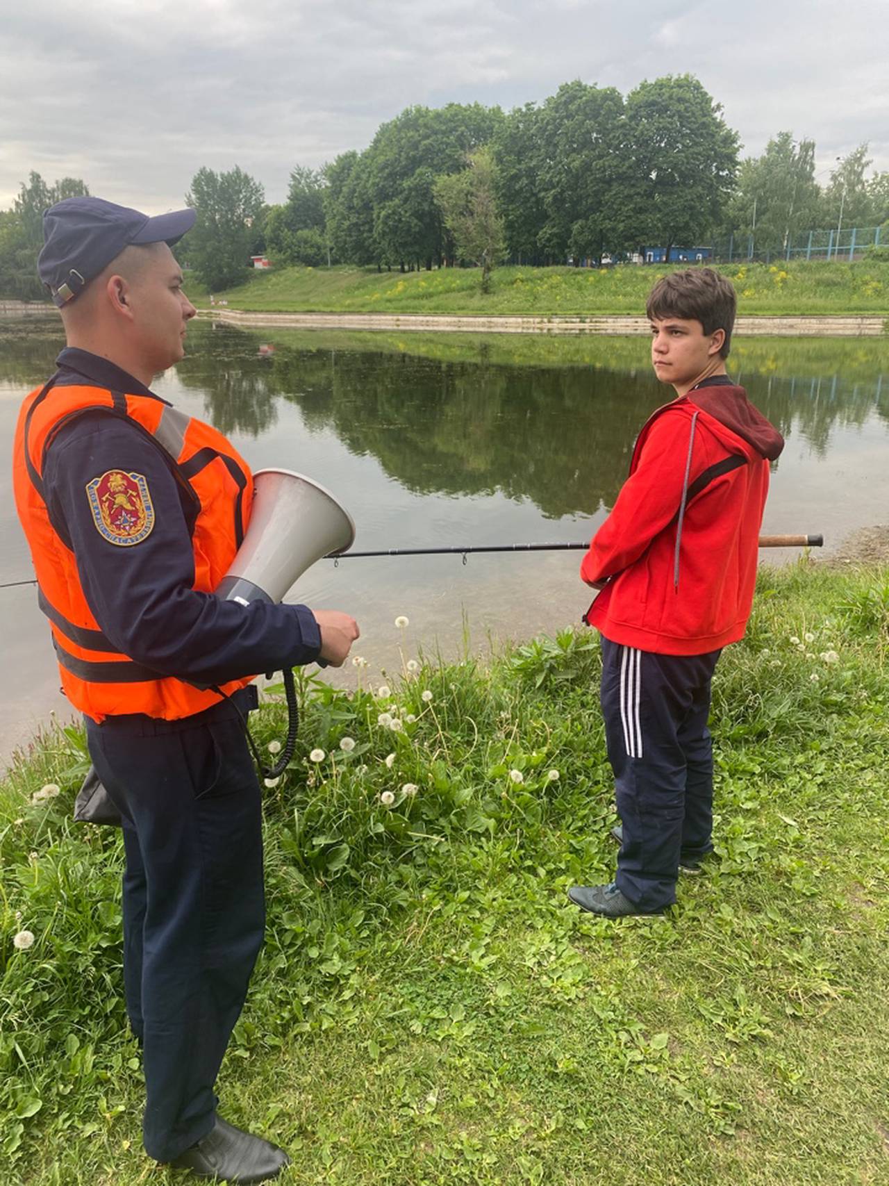 Отдыхающие узнали о правилах безопасного поведения у воды, Фото: Пресс-служба ГОЧСиПБ