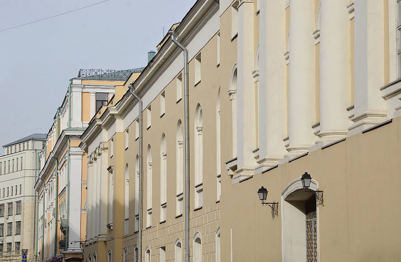 На продажу выставлены два объекта недвижимости в центре Москвы и объединены в один лот. Фото: Анна Быкова, «Вечерняя Москва»