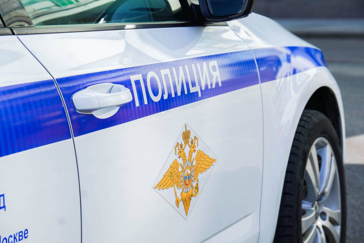Оперативниками Южного округа столицы задержаны подозреваемые в совершении противоправных действий в Сумском проезде. Фото: Ксения Догонашева, «Вечерняя Москва»