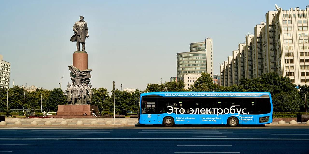 Чтобы бесплатные автобусы курсировали без задержек, изменят схему транспортного движения для автомобилистов. Фото: пресс-служба Департамента транспорта и развития дорожно-транспортной инфраструктуры города Москвы