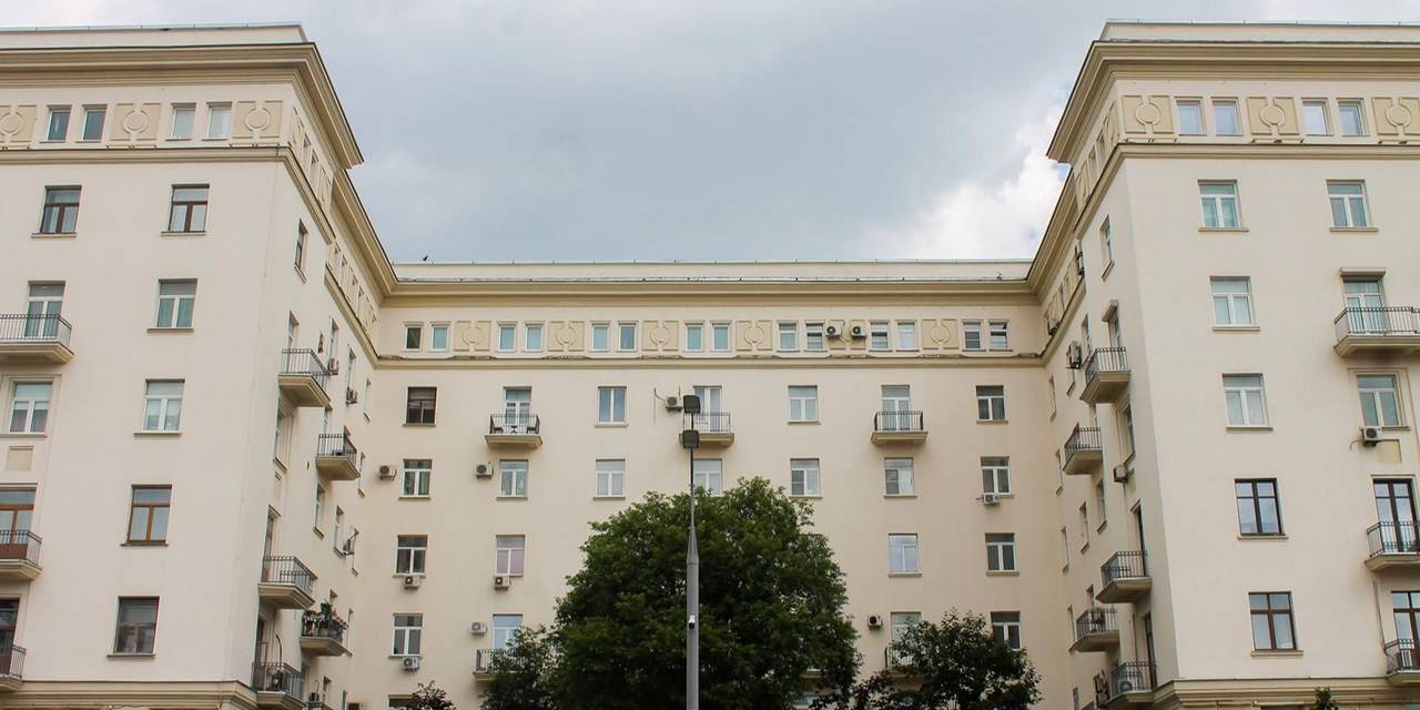 В 1984 году здесь снимался фильм «Полоса препятствий» с Олегом Меньшиковым в главной роли. Фото: фонд капитального ремонта многоквартирных домов города Москвы