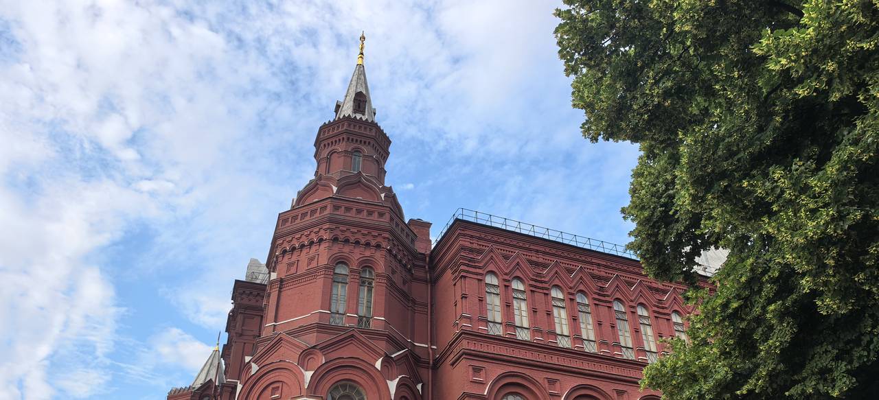 Для детей в рамках программы организуют мини-экскурси, викторины, мастер-классы, а также игры и эстафеты. Фото: Алека Куликова, «Вечерняя Москва»