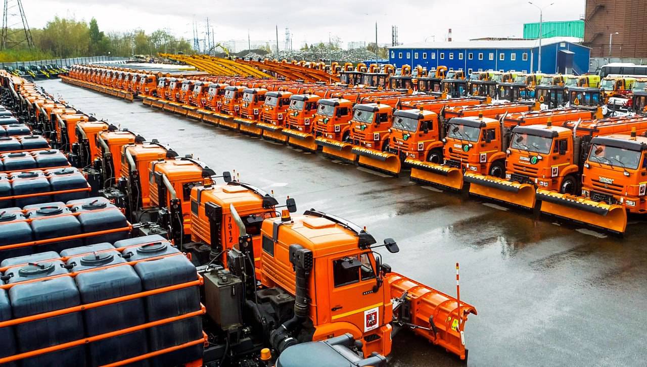 Весь парк коммунальной техники перевели на зимний режим работы. Фото: официальный Telegram-канал Комплекса городского хозяйства Москвы