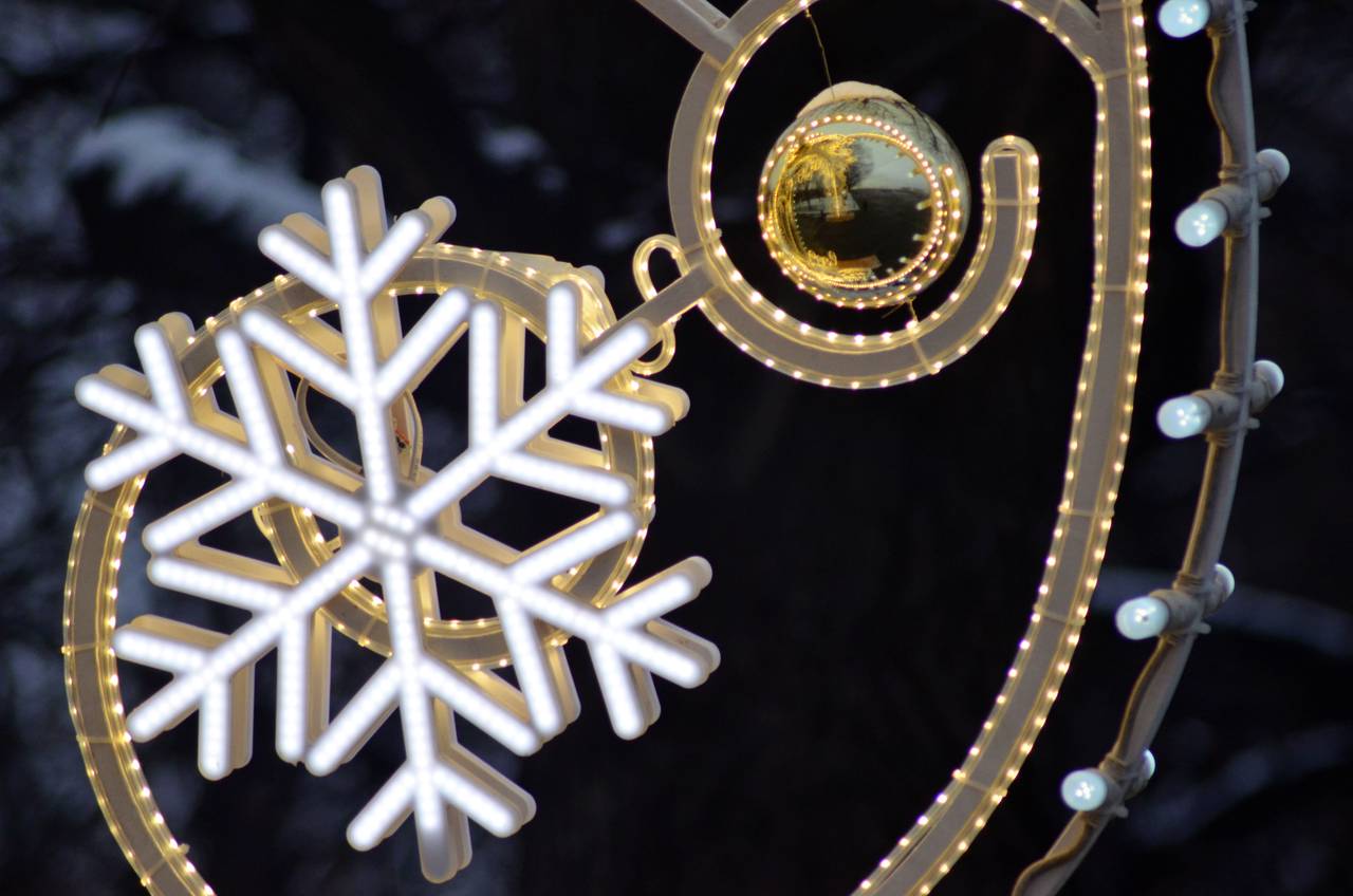 В Москве есть большой запас декоративных элементов, которые являются многофункциональными, это позволяет использовать их многократно. Фото: Анна Быкова, «Вечерняя Москва»