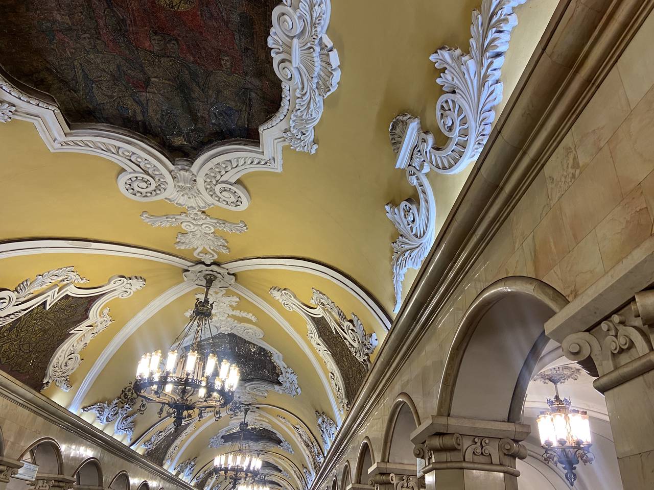 Самой популярной стала кабинка на «Комсомольской», так как здесь находятся Казанский, Ярославский и Ленинградский вокзалы. Фото: Анастасия Петрова, «Вечерняя Москва»