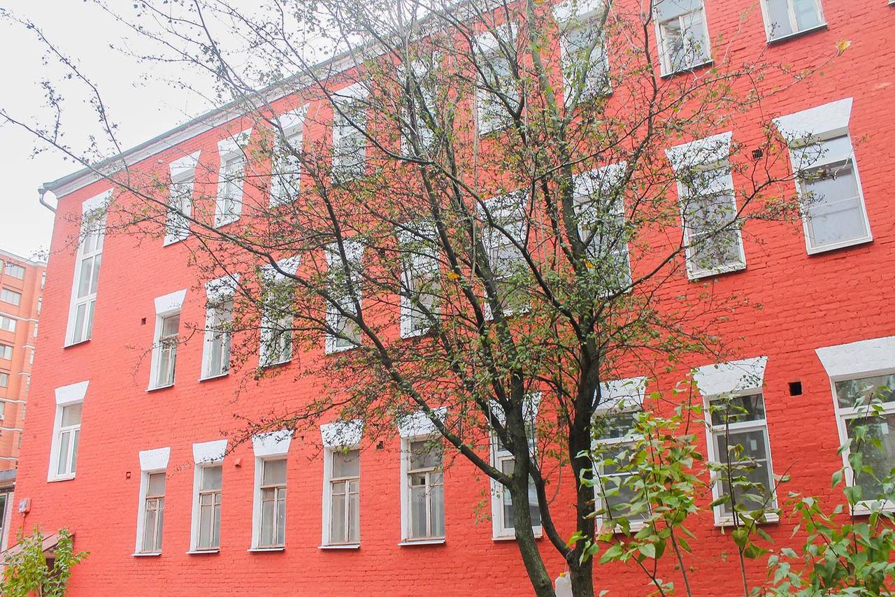 После тщательной подготовки на наружную стену нанесли свежую краску. Фото: Фонд капитального ремонта многоквартирных домов города Москвы