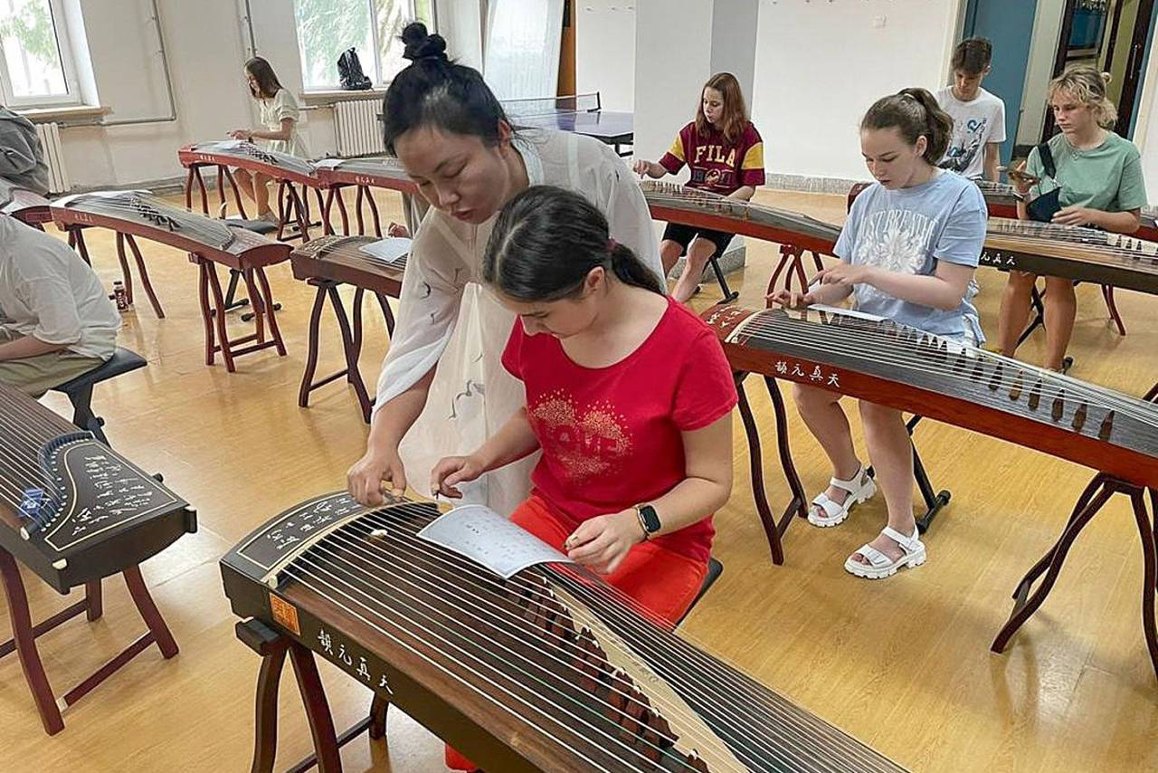 От сербского до суахили: какие языки изучают московские школьники. Фото: пресс-служба Департамента образования и науки города Москвы 