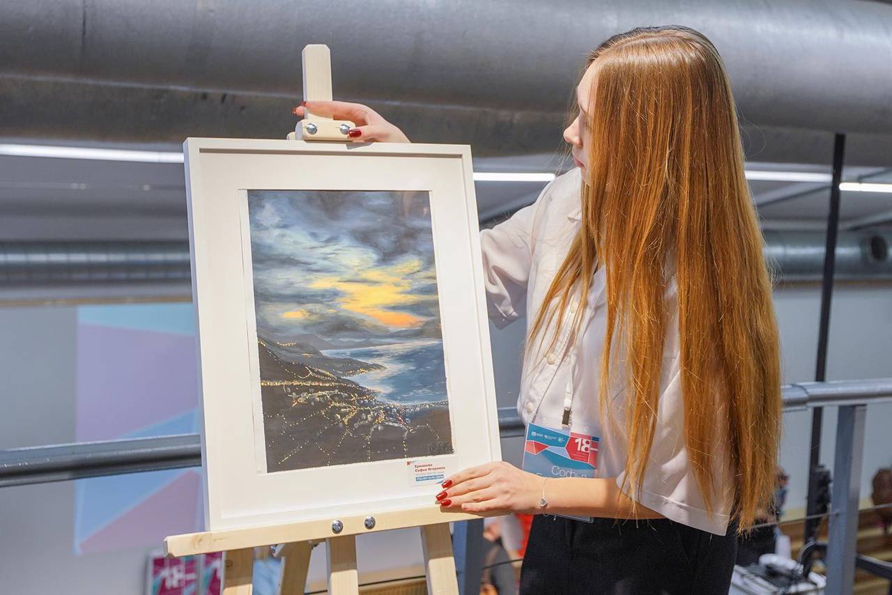 В состав жюри входят известные иллюстраторы и деятели культуры, а также эксперты ведущих художественных галерей Москвы. Фото: пресс-служба Департамента образования и науки города Москвы