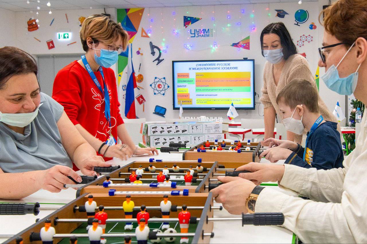 Новогодние представления прошли в госпитальных школах Москвы. Фото: пресс-служба Департамента образования и науки города Москвы