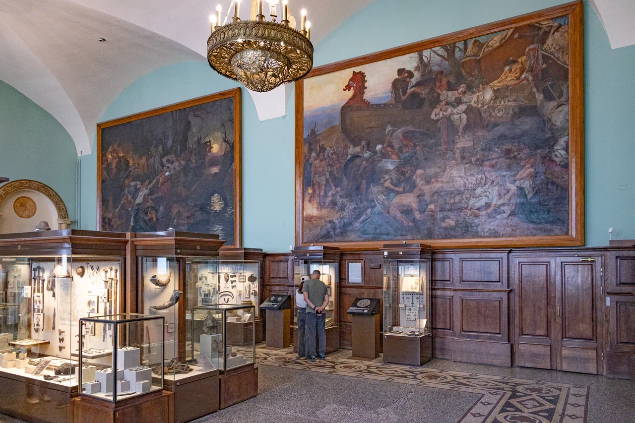 Благодаря проведенной работе картины вновь стали четкими и яркими, такими какими их задумывал автор. Фото: пресс-служба ГИМ 