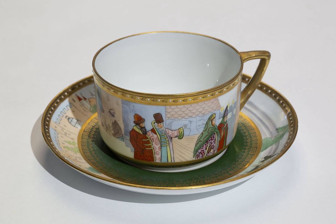 Многие жители страны имеют дома дулевский, вербиловский и конаковский фарфор, который делали на тех самых заводах Кузнецовых. Фото: сайт мэра Москвы 