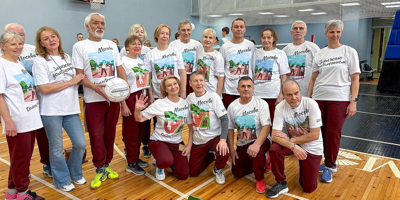 Команды «Московского долголетия» представили столицу на Всероссийском фестивале миниволей. Фото: пресс-служба Департамента труда и социальной защиты населения города Москвы